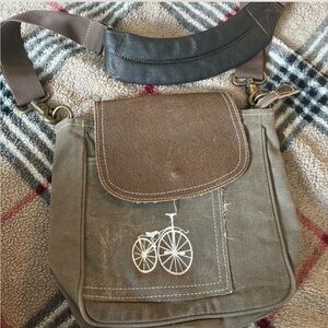 Crossbody bag